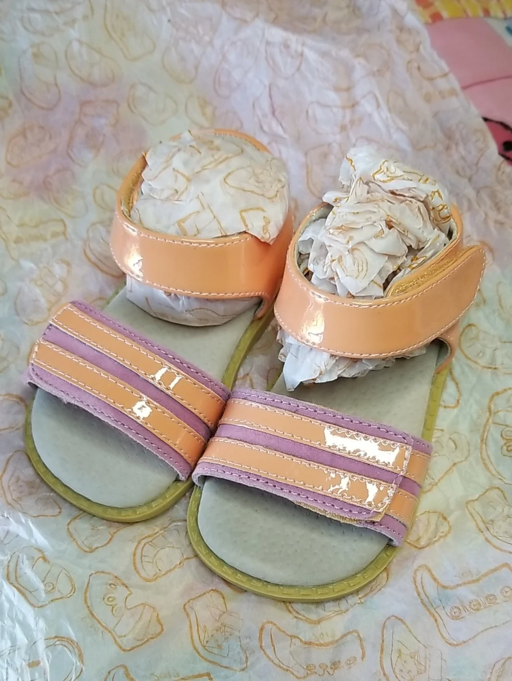 Livie & Luca Peach Patent Leather Adjustable Sandals W/suede Trim Size 4 NIB